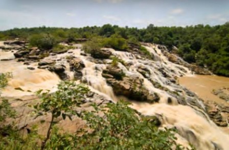 Hydrology : monitoring floodwaters