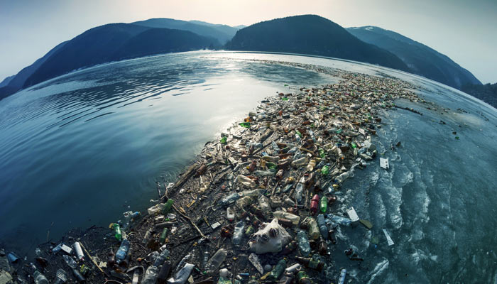 plastic pollution at sea