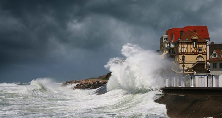 CLS helps raise awareness on coastal flood risks along European coasts from Space