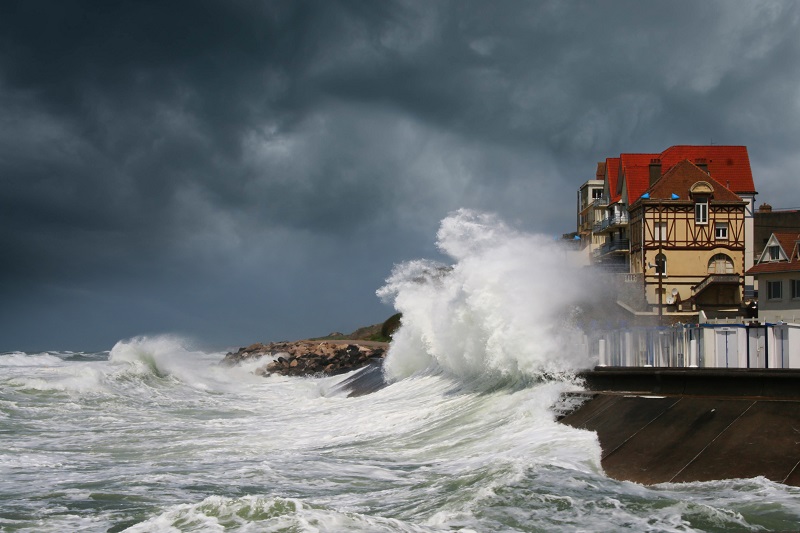 CLS helps raise awareness on coastal flood risks along European coasts from Space