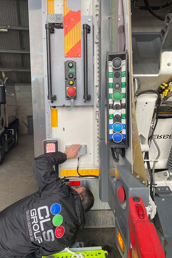 installation d'un capteur rfid TRACITY sur un camion de collecte de déchets