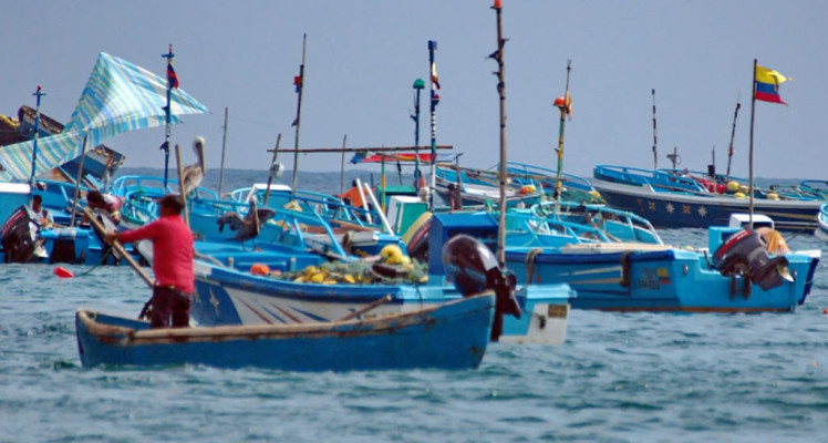 Ecuador: The Galápagos Life Fund selects CLS to monitor by satellite a fleet of more than 2,000 artisanal fishing vessels — a world first!